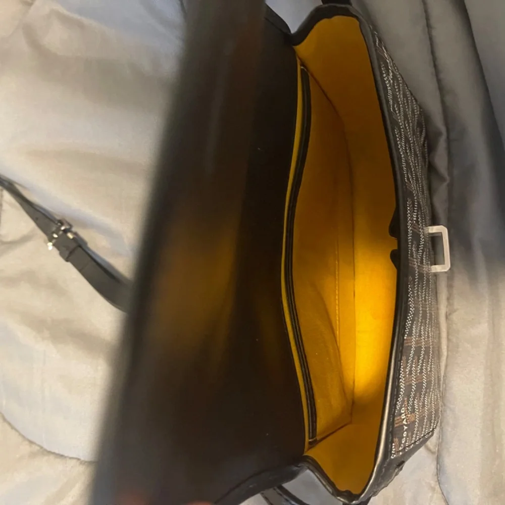 Goyard Crossbody - Picture 5 of 6